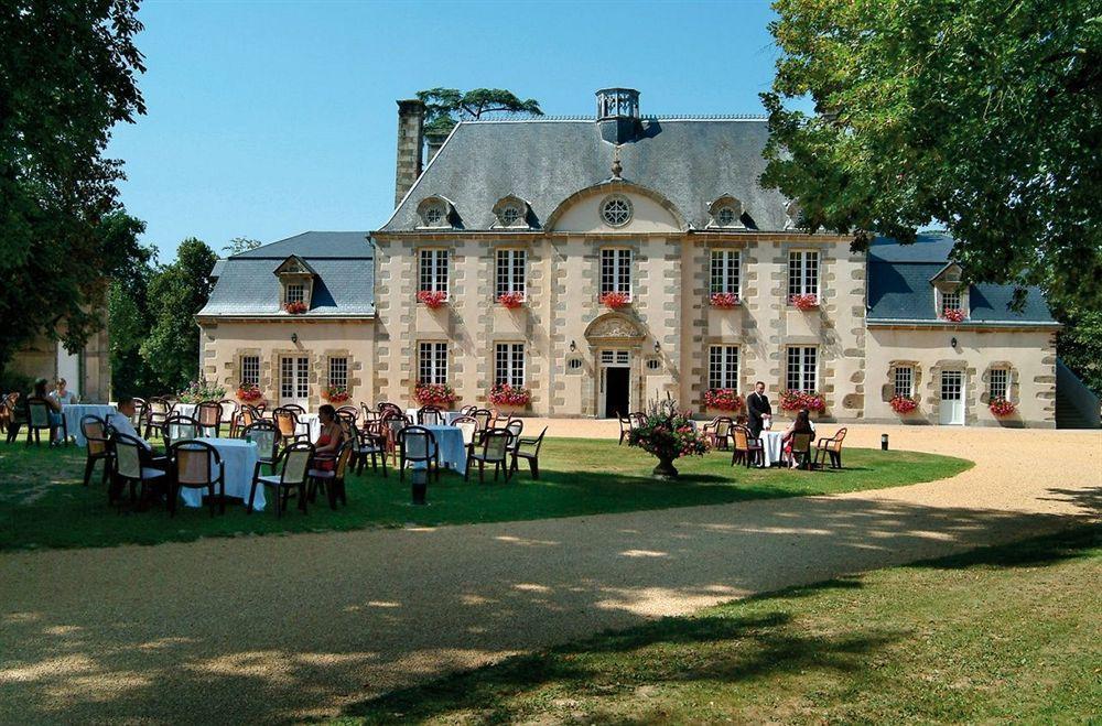 Отель Logis La Marjolaine Moulay Экстерьер фото